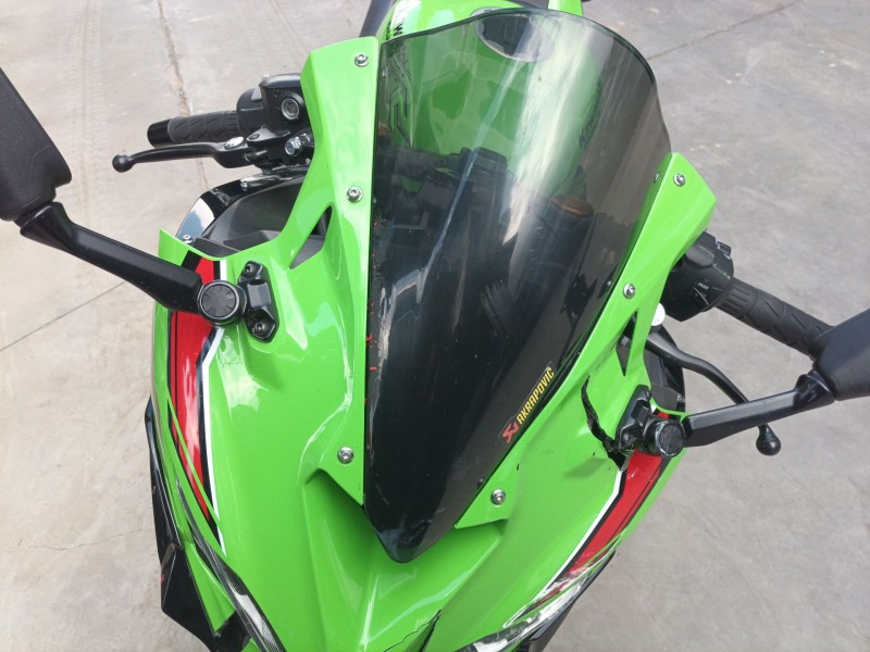 Recambio de cupula para kawasaki zx-4r zx-4r referencia OEM IAM   