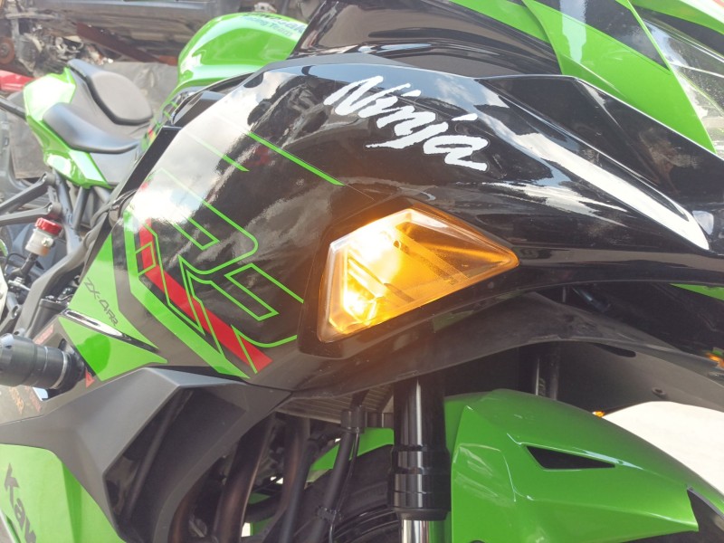Recambio de piloto delantero derecho para kawasaki zx-4r zx-4r referencia OEM IAM   