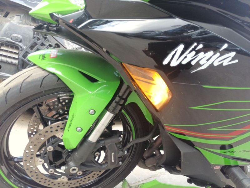 Recambio de piloto delantero izquierdo para kawasaki zx-4r zx-4r referencia OEM IAM   