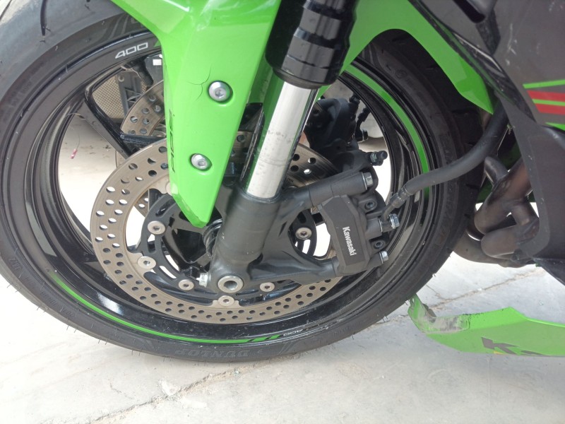 Recambio de pinza de freno delantera izquierda para kawasaki zx-4r zx-4r referencia OEM IAM   