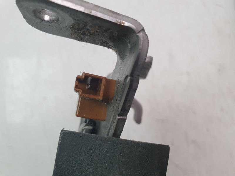 Recambio de palanca freno para toyota yaris hybrid active referencia OEM IAM 462100D231C2  