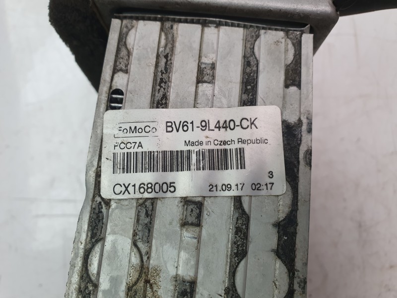Recambio de intercooler para ford kuga st-line referencia OEM IAM BV619L440CK 30909 