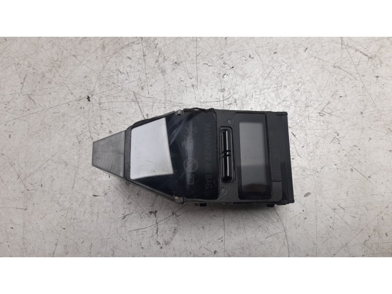 Recambio de pantalla multifuncion para toyota auris (_e18_) 1.8 hybrid (zwe186_) referencia OEM IAM 8391002200  