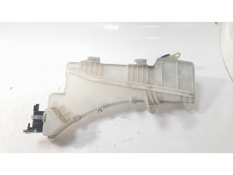 Recambio de deposito limpia para peugeot 3008 allure pack referencia OEM IAM 9826400780  