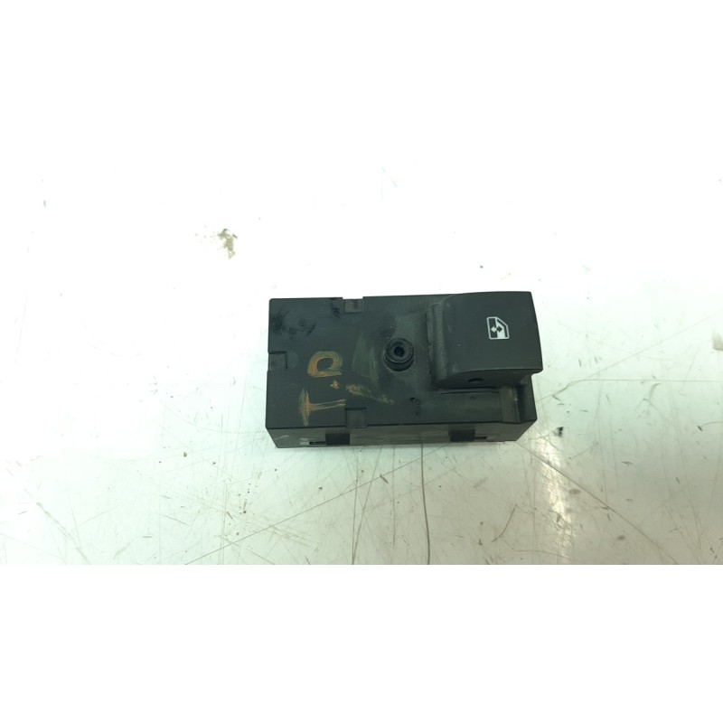 Recambio de mando elevalunas trasero izquierdo para opel insignia country tourer 2.0 16v cdti referencia OEM IAM 22915110  