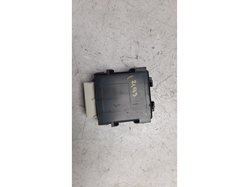 Recambio de rele para toyota auris (_e18_) 1.8 hybrid (zwe186_) referencia OEM IAM 8594002060  