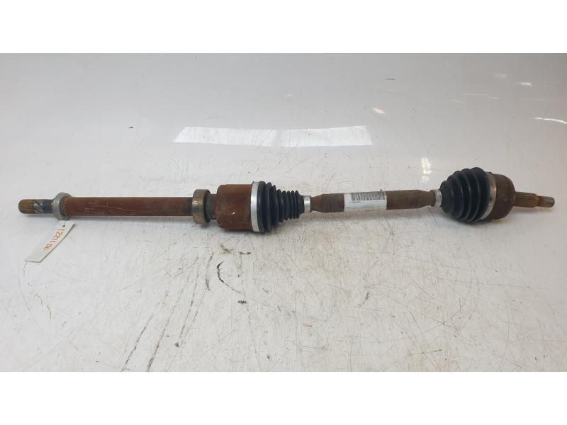 Recambio de transmision delantera derecha para renault megane iv hatchback (b9a/m/n_) 1.3 tce 140 (b9nb) referencia OEM IAM 3910