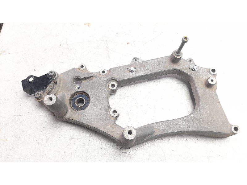 Recambio de basculante para piaggio (vespa) mp3 400 hpe referencia OEM IAM 1A011260  