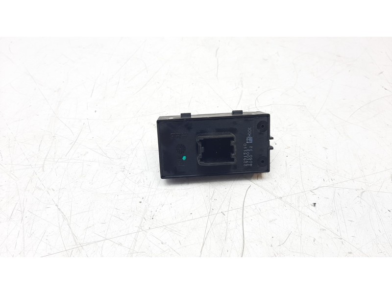 Recambio de mando elevalunas trasero izquierdo para opel insignia country tourer 2.0 16v cdti referencia OEM IAM 22915110  