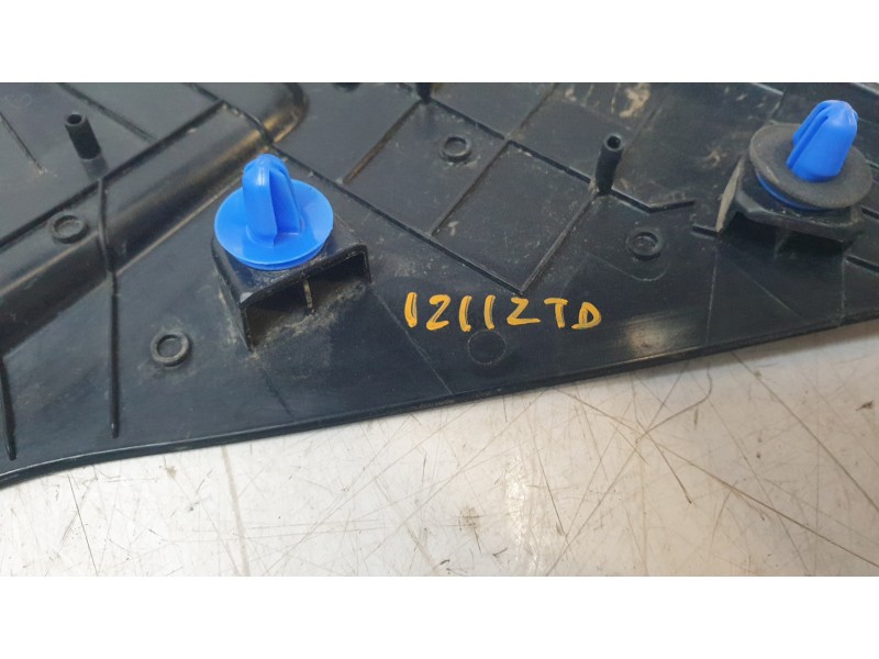 Recambio de moldura para hyundai i10 iii (ac3, ai3) 1.0 mpi referencia OEM IAM 87841K7000  