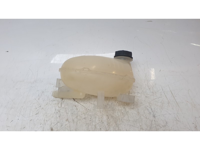 Recambio de deposito expansion para ford kuga st-line referencia OEM IAM GV618A080BC  