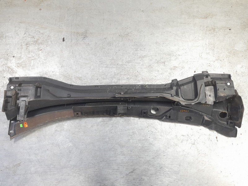 Recambio de torpedo para toyota c-hr hybrid active referencia OEM IAM 55781F4010  