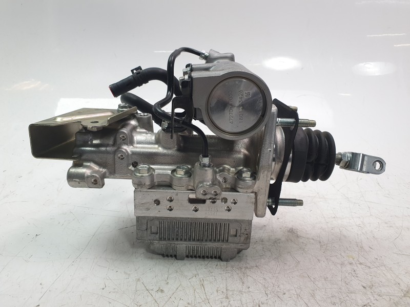 Recambio de bomba freno para toyota yaris hybrid active referencia OEM IAM 4721052480  