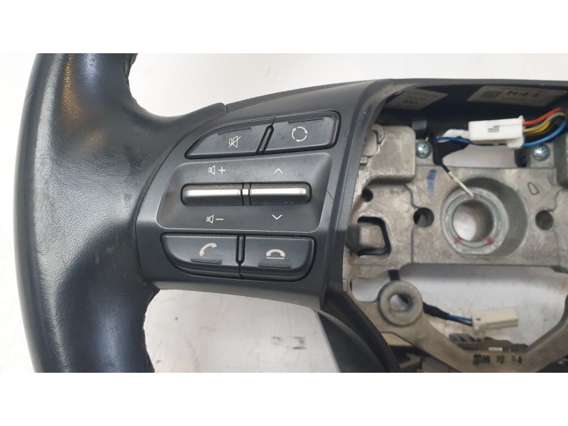 Recambio de volante para hyundai kona pure referencia OEM IAM 56100J9HH0TRY  