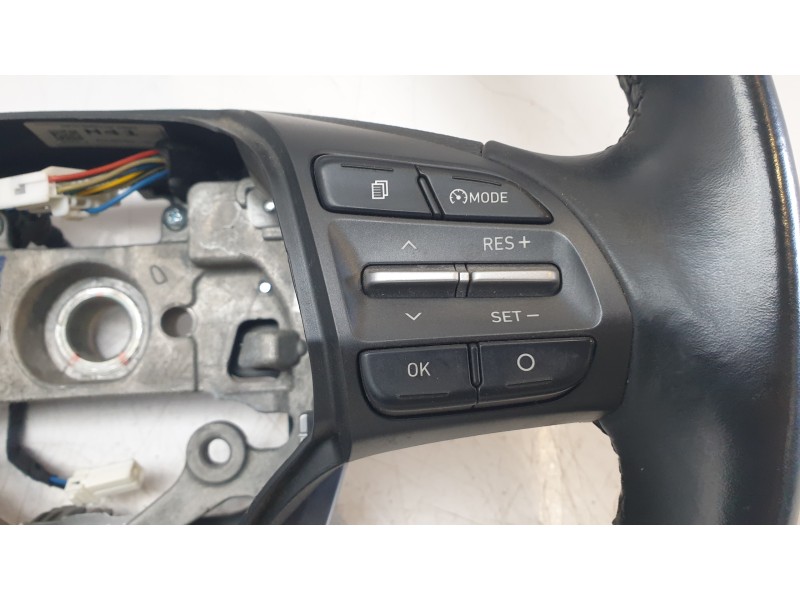 Recambio de volante para hyundai kona pure referencia OEM IAM 56100J9HH0TRY  