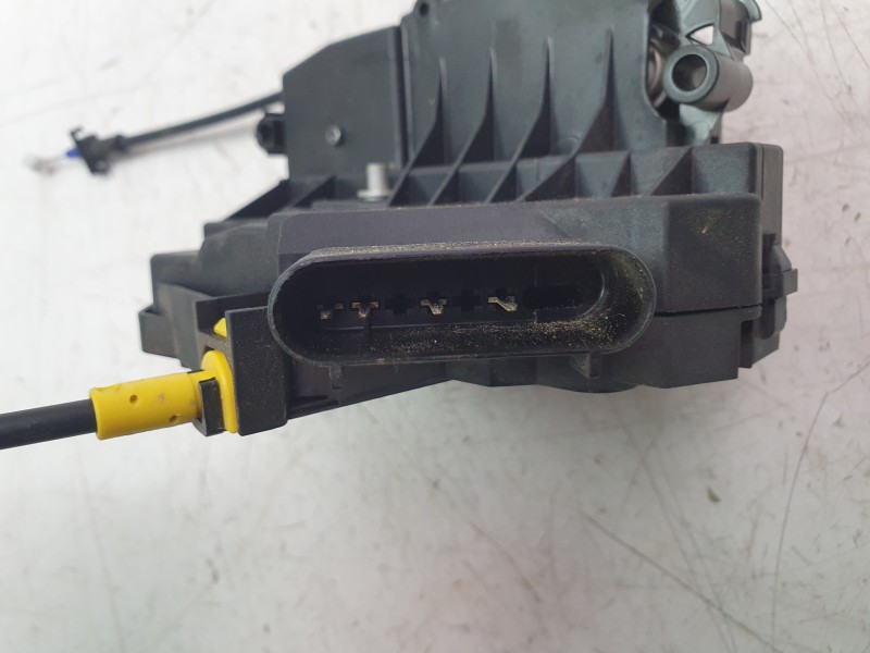 Recambio de cerradura puerta trasera izquierda para ford kuga st-line referencia OEM IAM BM5AA26413AG  