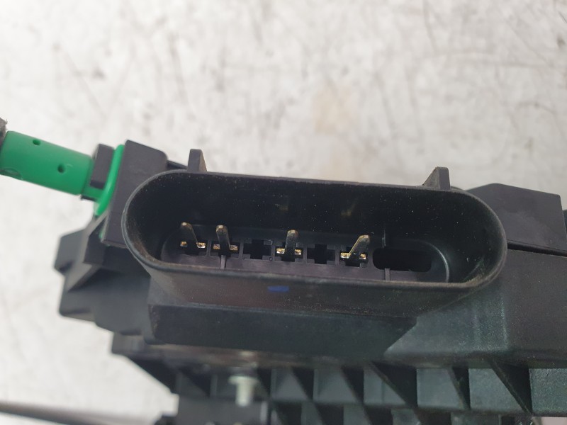 Recambio de cerradura puerta delantera derecha para ford kuga st-line referencia OEM IAM BM5AA21812BH  DLF810027