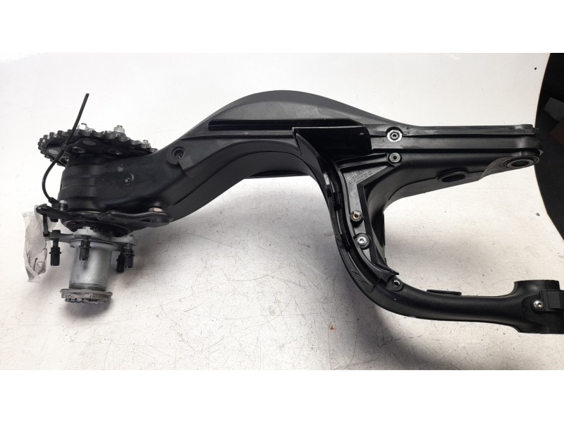 Recambio de basculante para ktm 1290 super duke r referencia OEM IAM 6170403004433  