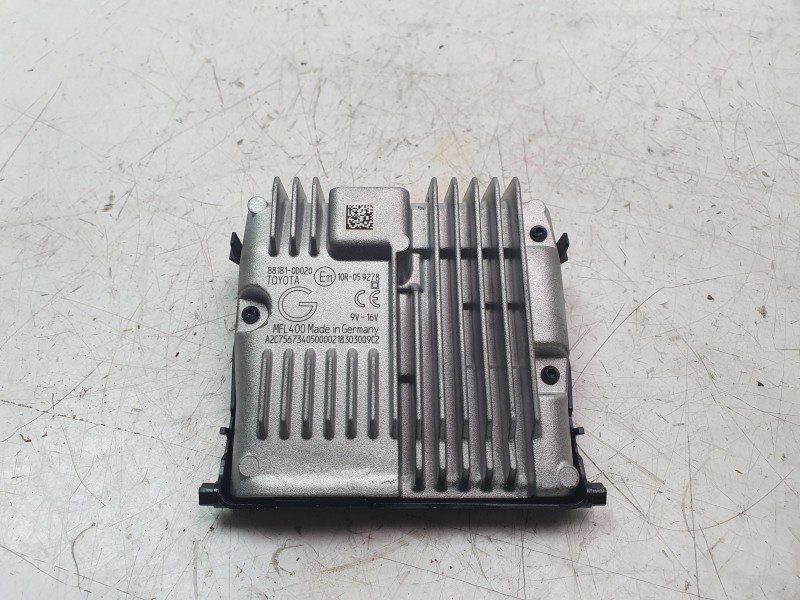 Recambio de modulo electronico para toyota yaris hybrid active referencia OEM IAM 881810D020 10R059278 