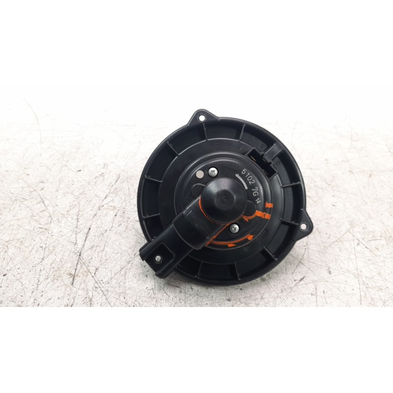 Recambio de ventilador calefaccion para mitsubishi montero (v60/v70) 3.2 di-d cat referencia OEM IAM MR398725  