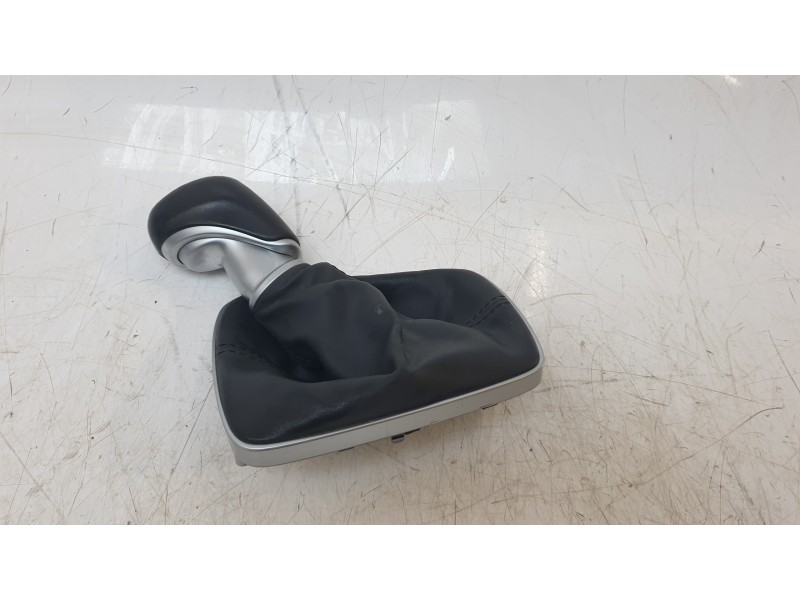 Recambio de pomo palanca cambio para hyundai kona pure referencia OEM IAM 84654J9MA0  