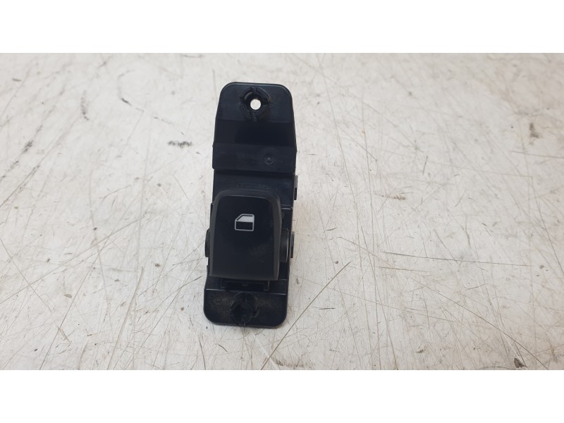 Recambio de mando elevalunas trasero izquierdo para hyundai kona pure referencia OEM IAM 3K552B1200  