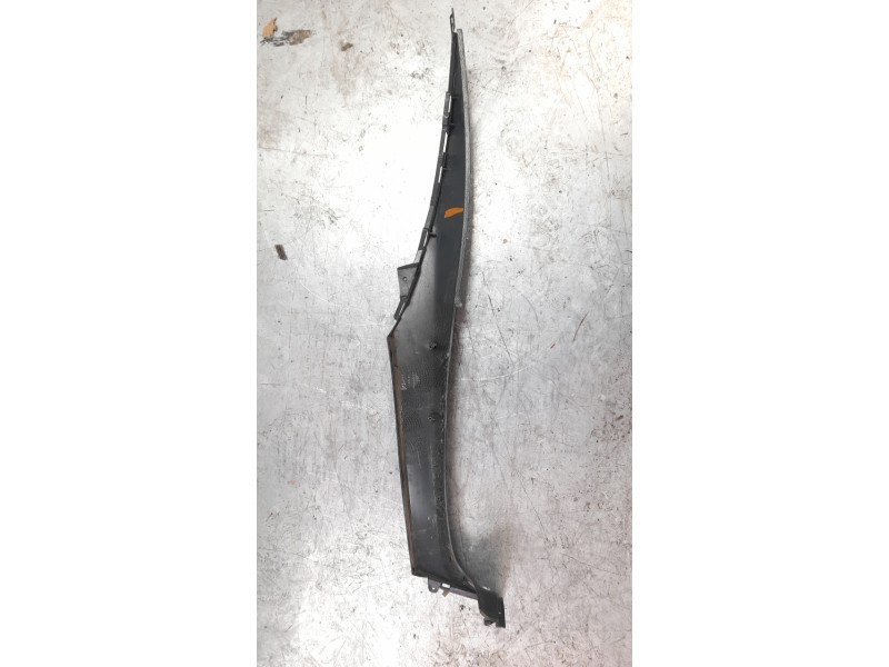 Recambio de moldura para piaggio (vespa) mp3 400 hpe referencia OEM IAM 1B005500  