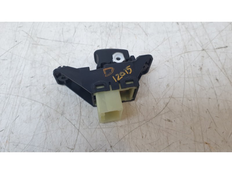 Recambio de mando elevalunas trasero derecho para hyundai kona pure referencia OEM IAM 3K552B1200  