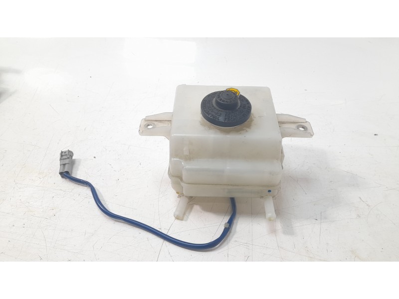 Recambio de deposito servo para toyota auris (_e18_) 1.8 hybrid (zwe186_) referencia OEM IAM 4722012300  