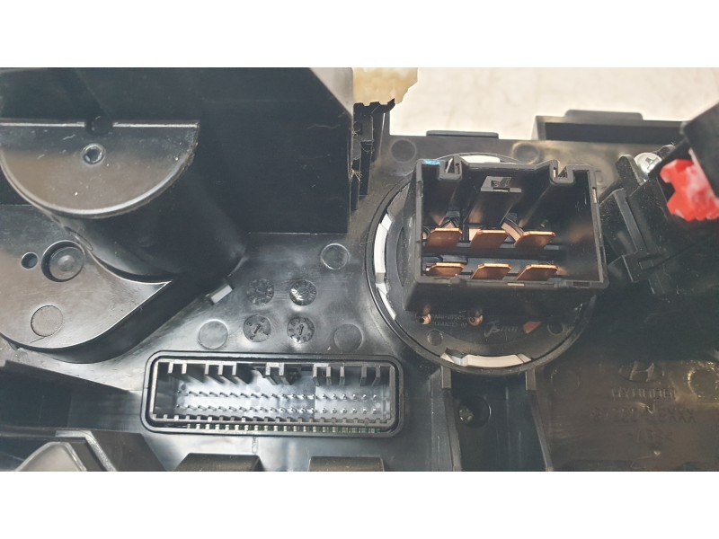 Recambio de mando calefaccion / aire acondicionado para hyundai kona pure referencia OEM IAM 97250J9030  