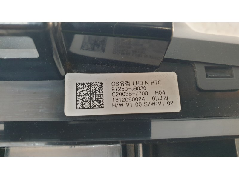 Recambio de mando calefaccion / aire acondicionado para hyundai kona pure referencia OEM IAM 97250J9030  