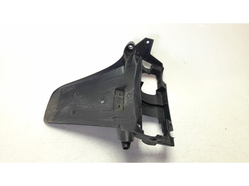 Recambio de portamatriculas para piaggio (vespa) mp3 400 hpe referencia OEM IAM 1B004838  