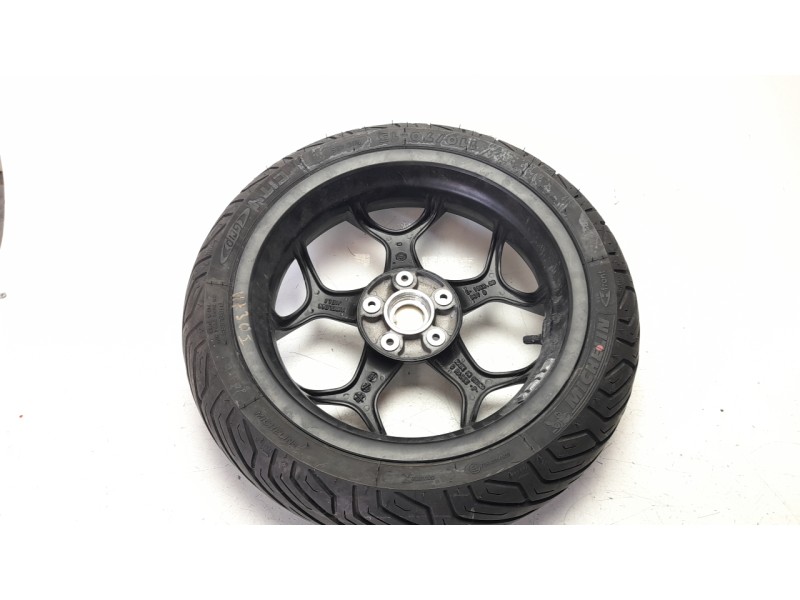 Recambio de llanta delantera para piaggio (vespa) mp3 400 hpe referencia OEM IAM 1C002667  