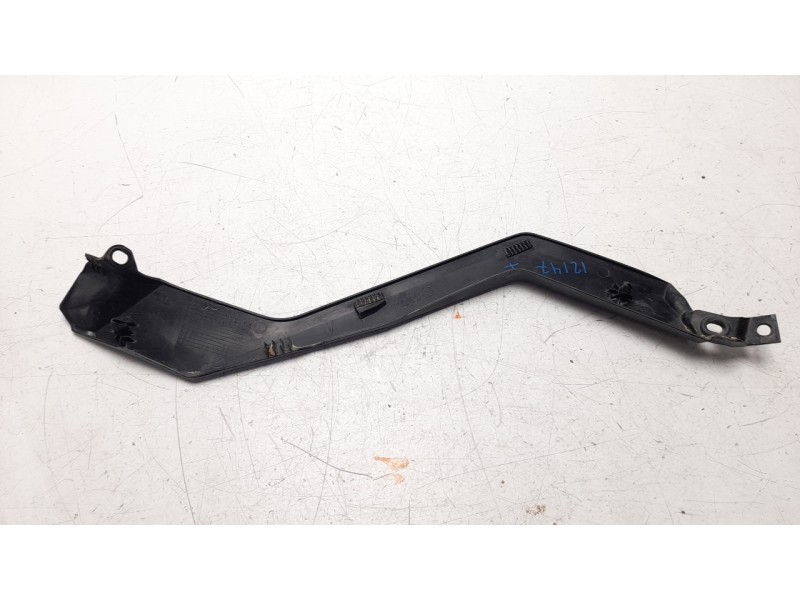 Recambio de moldura para honda crf crf 1100 l africa twin dct referencia OEM IAM 64761MKSE0  