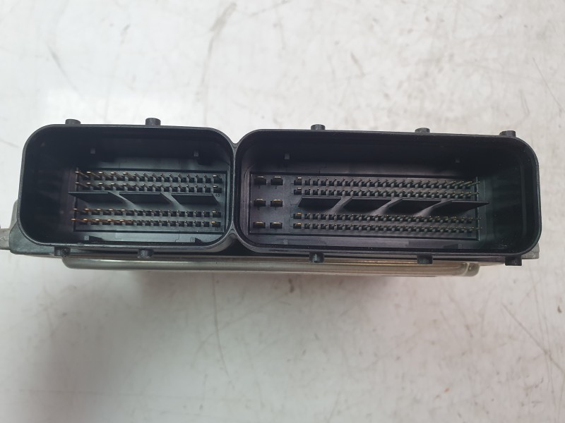 Recambio de centralita motor uce para volkswagen golf vii lim. gte referencia OEM IAM 04E907309F  