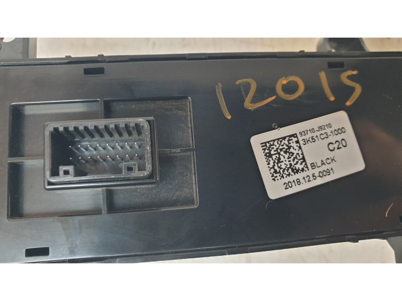 Recambio de mando multifuncion para hyundai kona pure referencia OEM IAM   