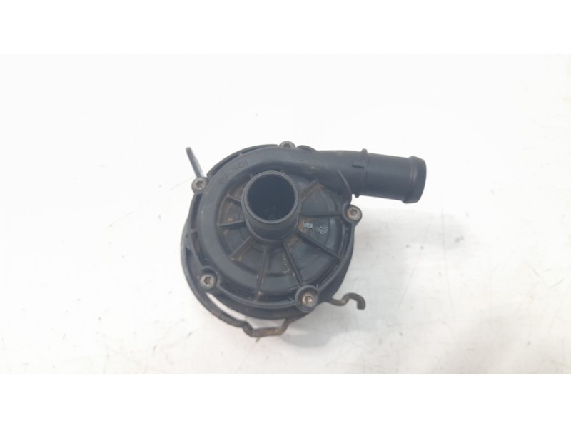 Recambio de bomba agua para volkswagen golf vii lim. gte referencia OEM IAM 0392024003  