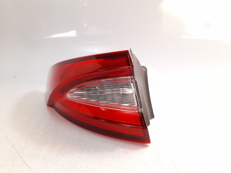 Recambio de piloto trasero izquierdo para maserati levante suv (m161) 3.0 d q4 referencia OEM IAM 670032332  