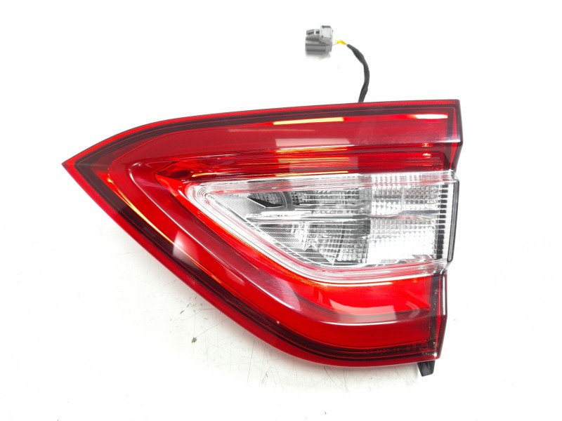 Recambio de piloto trasero derecho interior para maserati levante suv (m161) 3.0 d q4 referencia OEM IAM 670100869  