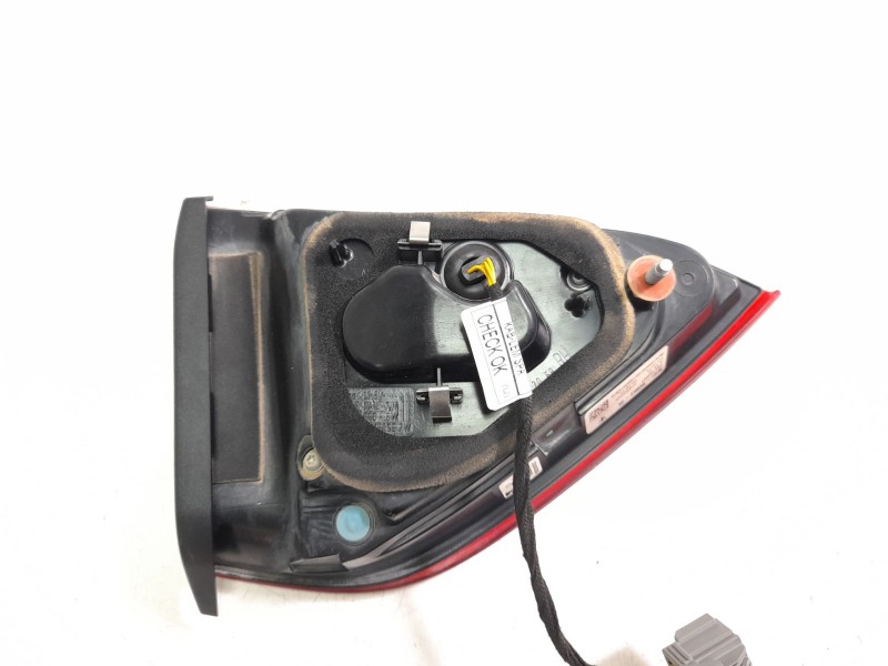 Recambio de piloto trasero derecho interior para maserati levante suv (m161) 3.0 d q4 referencia OEM IAM 670100869  