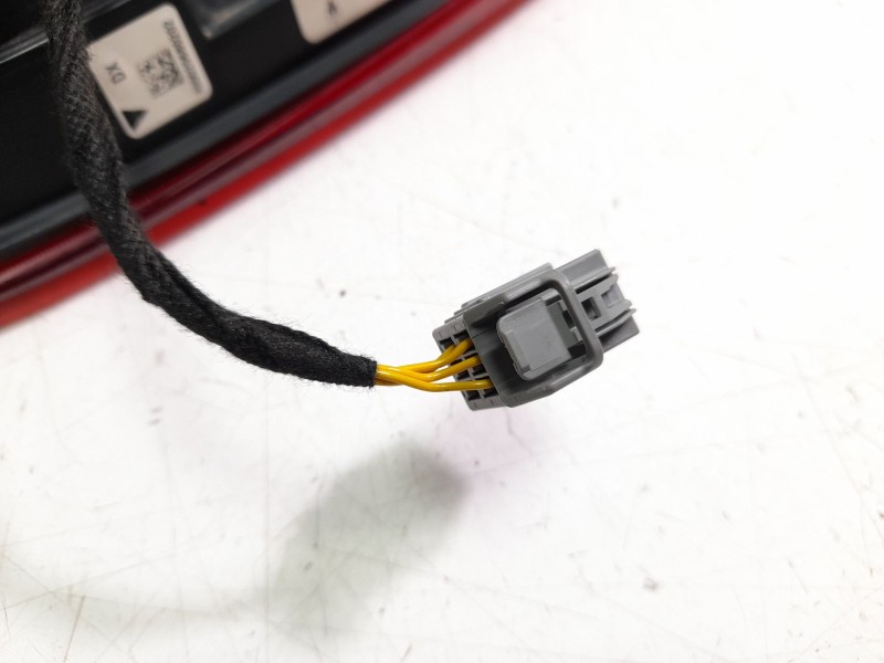 Recambio de piloto trasero derecho interior para maserati levante suv (m161) 3.0 d q4 referencia OEM IAM 670100869  