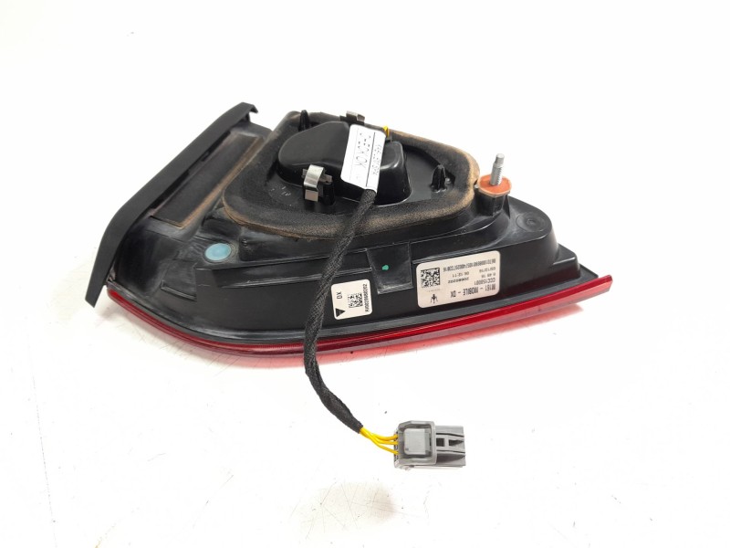 Recambio de piloto trasero derecho interior para maserati levante suv (m161) 3.0 d q4 referencia OEM IAM 670100869  