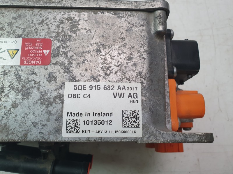 Recambio de inversor para volkswagen golf vii lim. gte referencia OEM IAM 5QE915682AA  