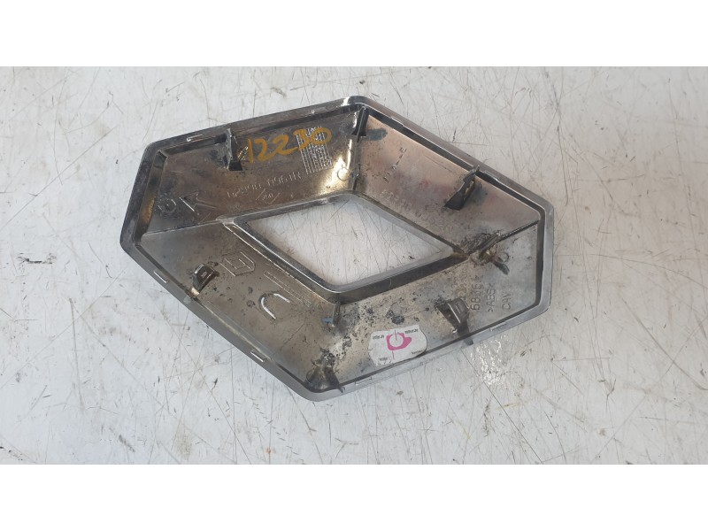 Recambio de emblema para renault kangoo iii furgoneta/monovolumen e-tech electric referencia OEM IAM 628906352R  