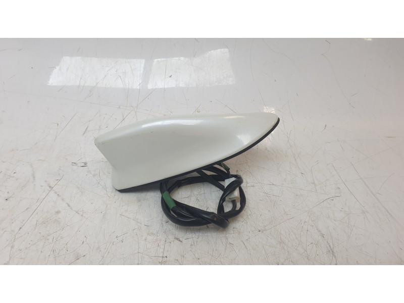 Recambio de antena para toyota auris (_e18_) 1.8 hybrid (zwe186_) referencia OEM IAM 8630002500A0  