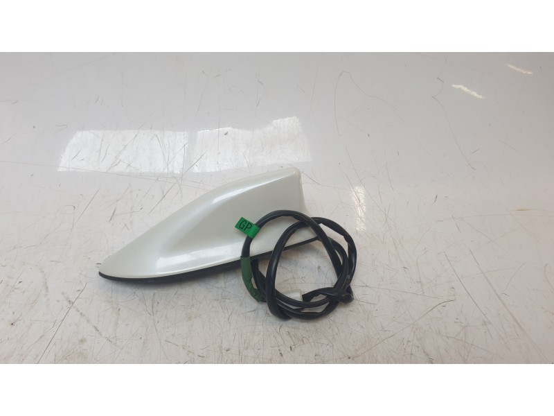 Recambio de antena para toyota auris (_e18_) 1.8 hybrid (zwe186_) referencia OEM IAM 8630002500A0  