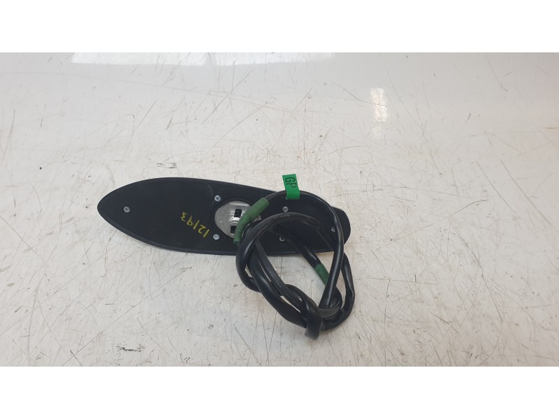 Recambio de antena para toyota auris (_e18_) 1.8 hybrid (zwe186_) referencia OEM IAM 8630002500A0  