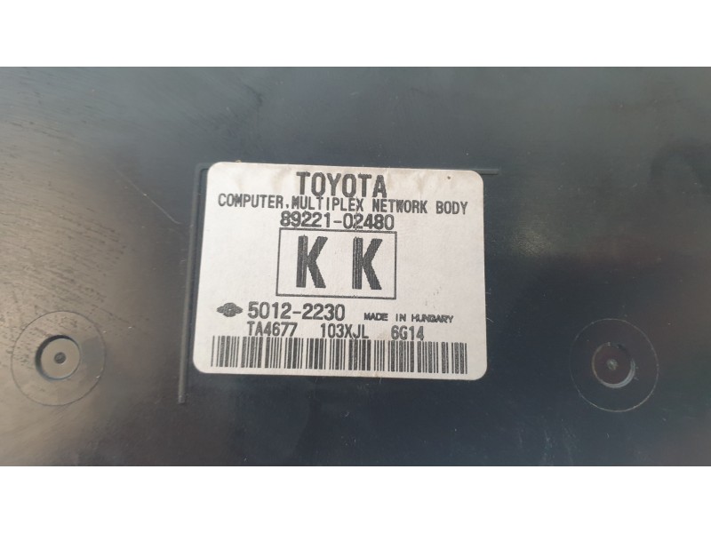 Recambio de caja reles / fusibles para toyota auris (_e18_) 1.8 hybrid (zwe186_) referencia OEM IAM 8922102480  