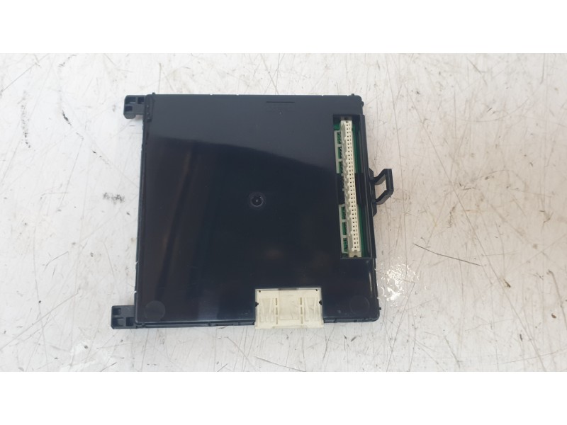 Recambio de caja reles / fusibles para toyota auris (_e18_) 1.8 hybrid (zwe186_) referencia OEM IAM 8922102480  