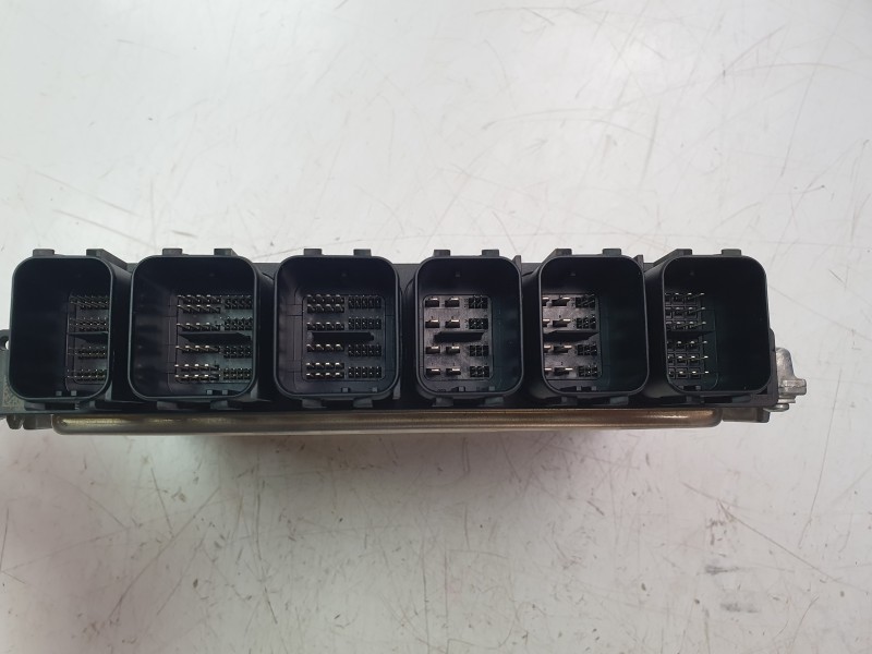 Recambio de centralita motor uce para bmw 1 (f40) 118 i referencia OEM IAM 5A5778001 0261S1066L 